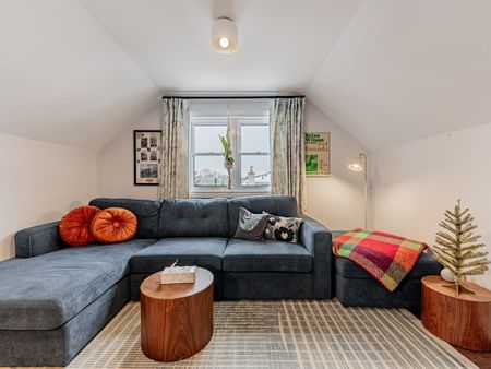 For Lease - 325 Dennie Avenue, Newmarket, Ontario - Photo 5