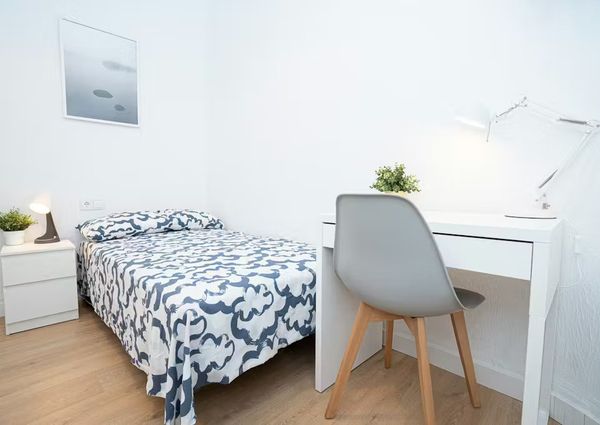 Carrer Honorato Juan, Valencia, Valencian Community 46007