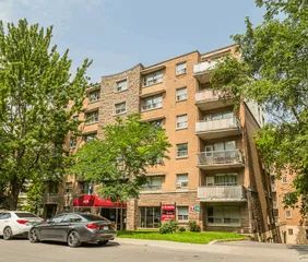 1 room apartment of 56m² in Montreal - Photo 2