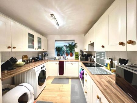 2 bedroom flat to rent - Photo 5