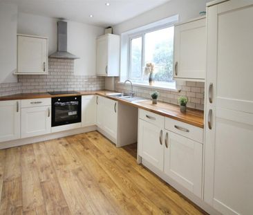 Queens Road, Castleford - Photo 4