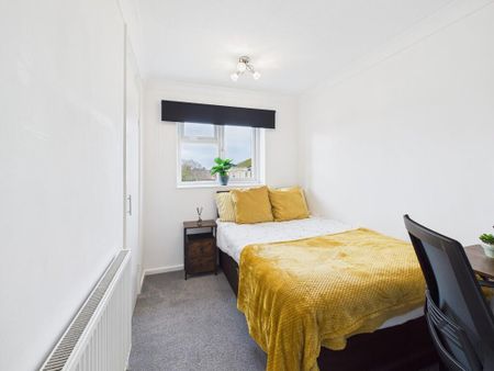 1 bedroom in a house share to rent - Photo 3