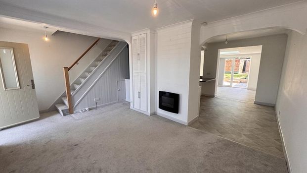 2 bedroom terraced house to rent - Photo 1