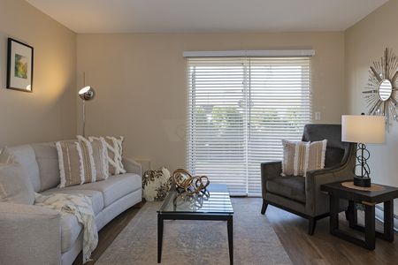 D,E - 2 Bed, 1 Bath - Photo 5