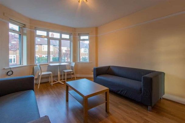 Melrose Avenue, Penylan, CF23 - Photo 1