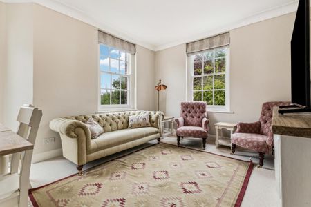 3 bedroom flat to rent - Photo 4