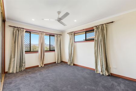 UNIQUE FAMILY DESIGN WITH CBD & MOUNTAIN OUTLOOK - Photo 5