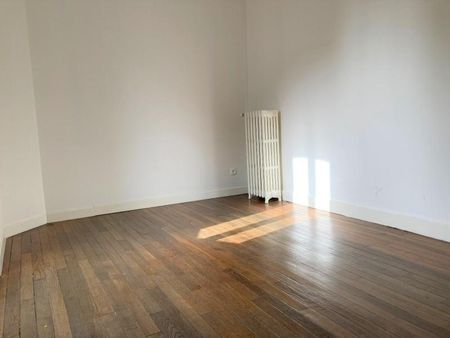 Location Appartement 4 pièces 82m² MONTMIRAIL 51210 - Photo 3