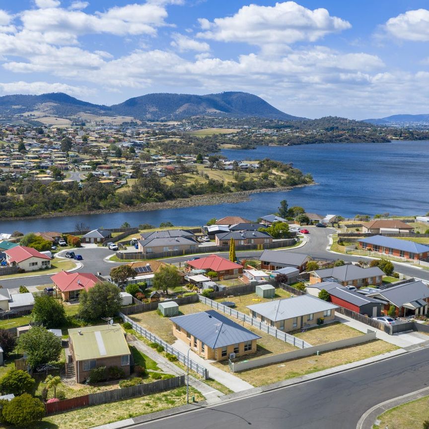 Modern Family Home - Photo 1