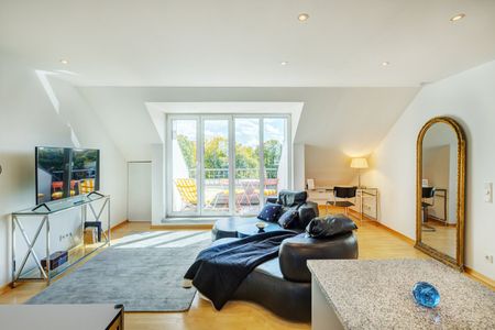 Quiet attic apartment with a beautiful view - Photo 2