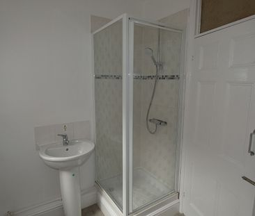 1 bed Apartment - To Let - Photo 2