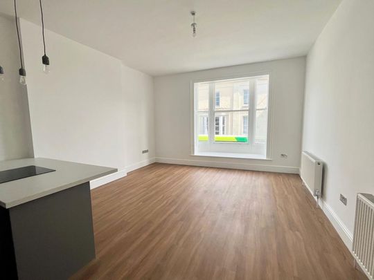 3 bedroom flat to rent - Photo 1