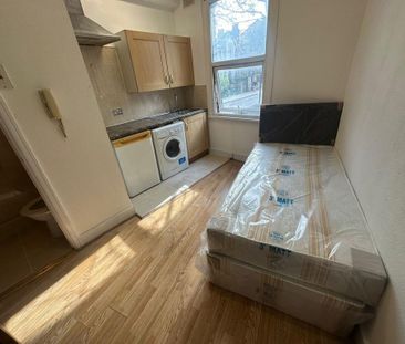 Studio to rent - Photo 5