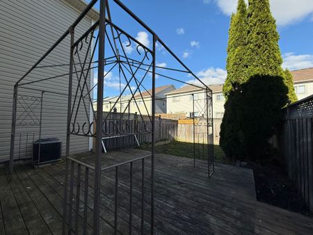 For Lease - 62 Barrister Avenue, Whitby, Ontario - Photo 4