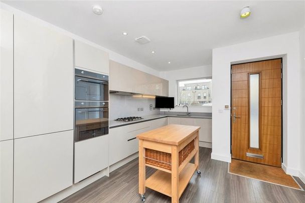 Lilywhite Drive, Cambridge, Cambridgeshire, CB4 1GB - Photo 1