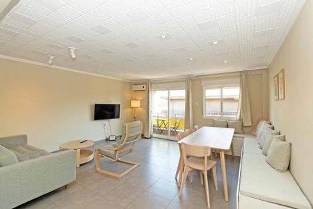 Carrer del Pintor Ferrandis, Valencia, Valencian Community 46011 - Photo 3