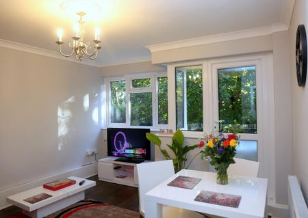 3 bedroom flat to rent - Photo 4