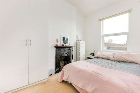 A well presented three bedroom apartment situated in the Munster Village area - Photo 4