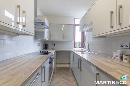 3 bedroom semi-detached house to rent - Photo 5