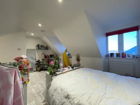 4 bedroom terraced house to rent - Photo 5
