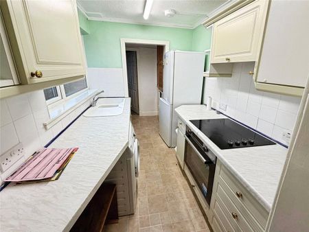 2 bedroom terraced house to rent - Photo 4