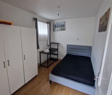 1 bedroom in a house share to rent - Photo 6