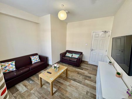 5 bedroom house to rent Pomona Street, Sheffield, South Yorkshire, S11 - Photo 2