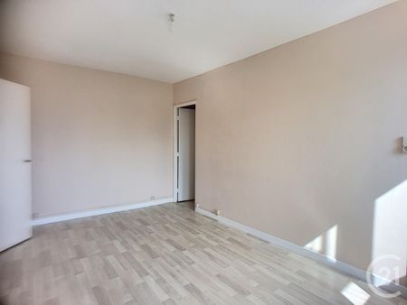 Location Appartement 2 pièces 43m² TROYES 10000 - Photo 2