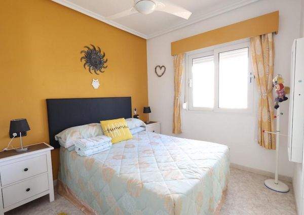 Bungalow con solarium privado en Playa Flamenca. Temporada baja.