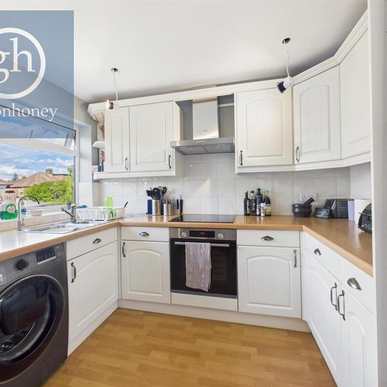 2 bedroom maisonette to rent - Photo 1