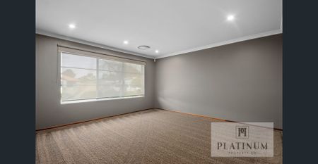 🌿 Beautiful Spacious Home – Regular Gardening Included! 🌿 - Photo 3