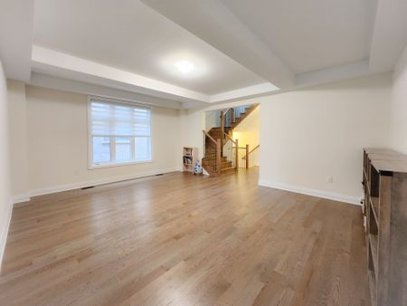 For Lease - 72 Kentledge Avenue, East Gwillimbury, Ontario - Photo 5