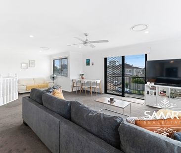 1 / 56 Hollywell Road, Biggera Waters QLD 4216 - Duplex For Rent | ... - Photo 1