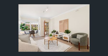 Stylish Comfort in the Heart of Kensington Gardens - Photo 2