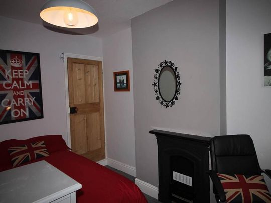 2 bedroom terraced house to rent - Photo 1