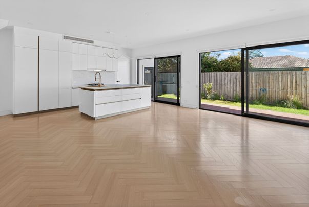Brand New Luxury Townhouses in a Prime, Convenient Location - Photo 1