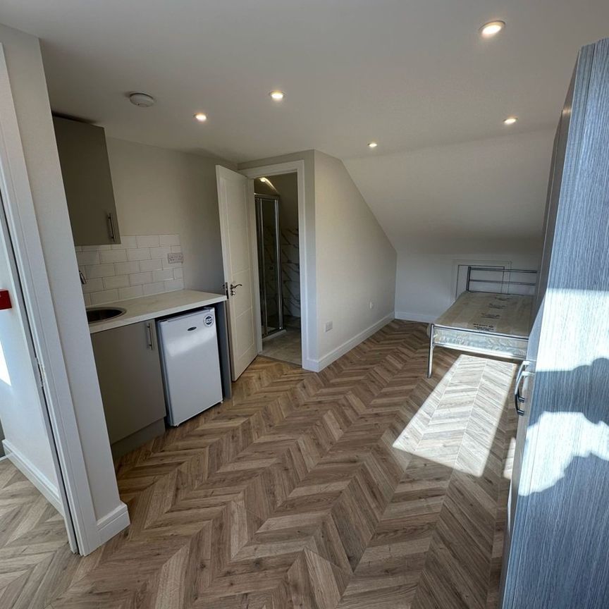 Studio Flat, Durban Road, N17 - Photo 1