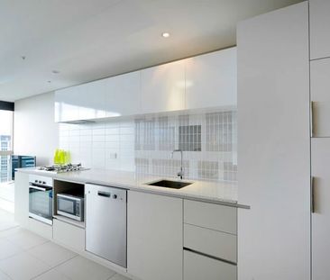 Fully Furnished Apartment in Mosaic Fortitude Valley! - Photo 1