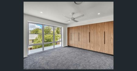 Architecturally Designed – Style, Space & Sophistication - Photo 3