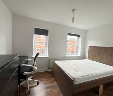 4 bedroom townhouse to rent - Photo 2