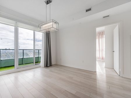 For Lease - 117 McMahon Drive Unit# 3702, Toronto, Ontario - Photo 2