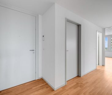 Moderne 4.5-Zimmer-Wohnung mit Weitblick - Photo 6