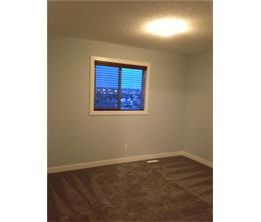 Well maintained Beautiful 2-Storey 3 bdrms Home in Evanston! - Photo 5