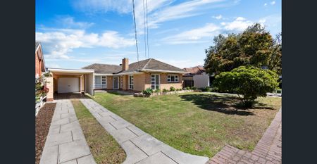 Family Living Between City & Sea - Photo 2