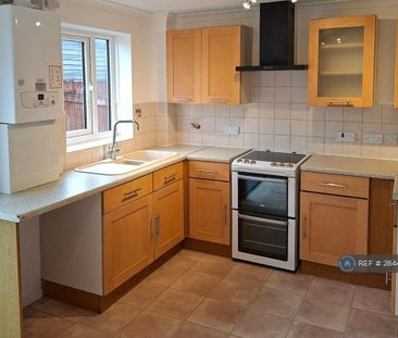 2 bedroom terraced house to rent - Photo 2