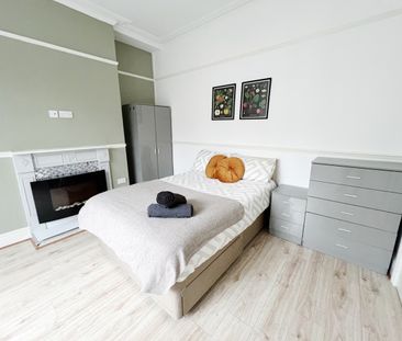 Room in a Shared House, Esmond Street, L6 - Photo 4