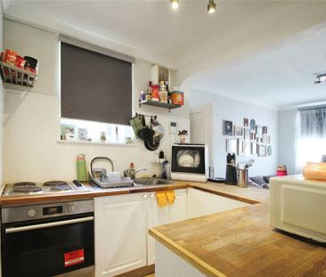 1 bedroom flat to rent - Photo 6