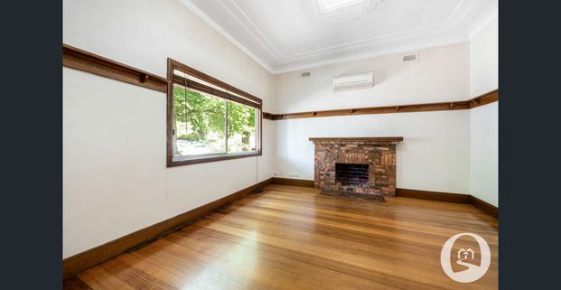 Highly Sought Location Moments from Lake Weeroona - Photo 1