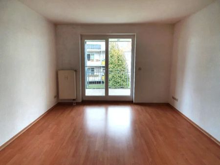 WOHNEN NAHE DES ZWENKAUER SEES // 3-Raum-Wohnung mit Tageslichtbad und PKW-Stellplatz - Photo 5