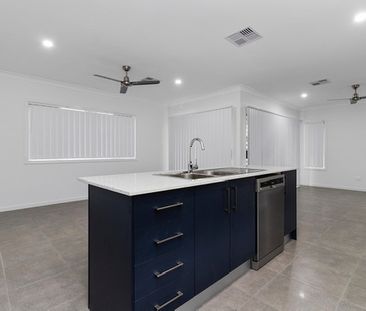 20 Voyage Street, Newport QLD 4020 - House For Rent - $950 | Domain - Photo 6